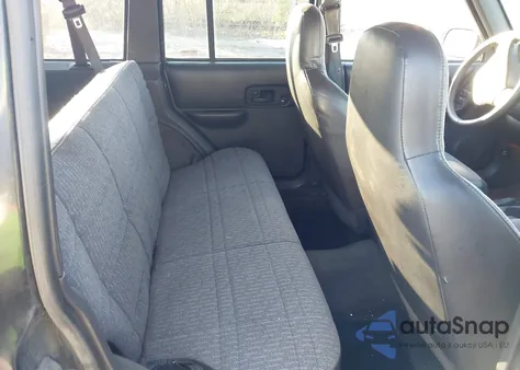 2000 Jeep Cherokee Sport z USA, uszkodzony, nr VIN 1J4FF48S1YL255685